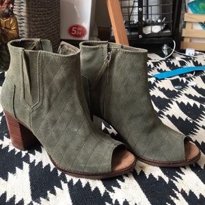 Toms open toe booties